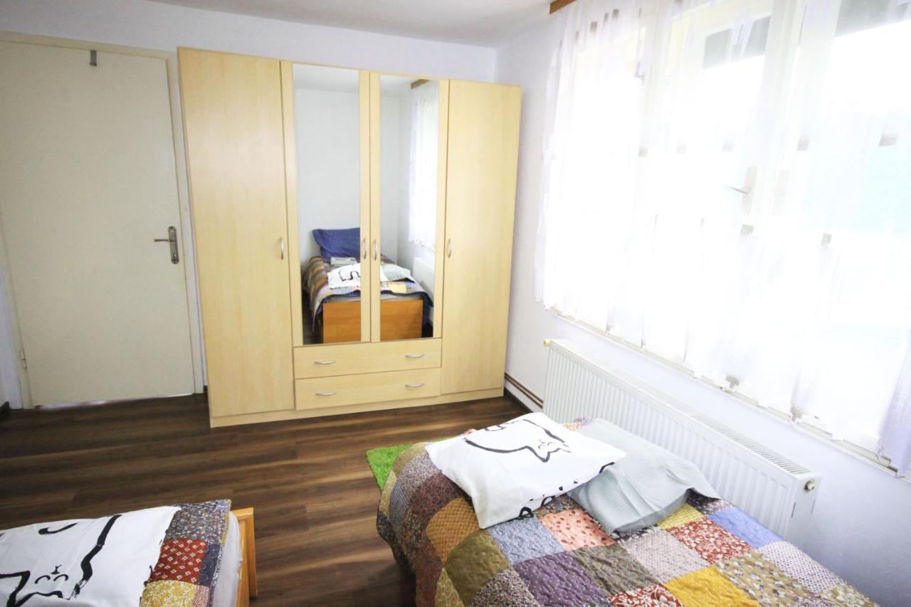 Small House In Целие Екстериор снимка