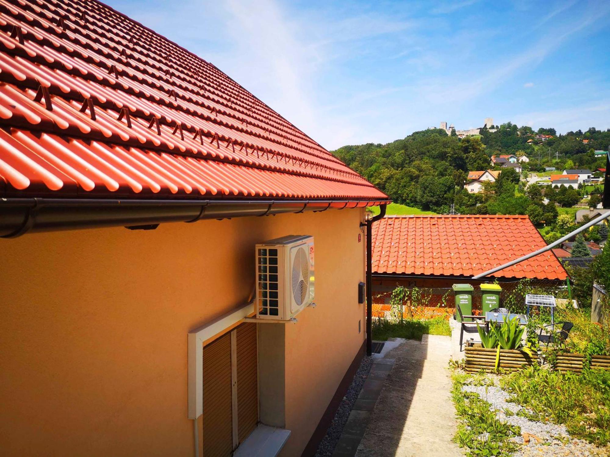 Small House In Целие Екстериор снимка