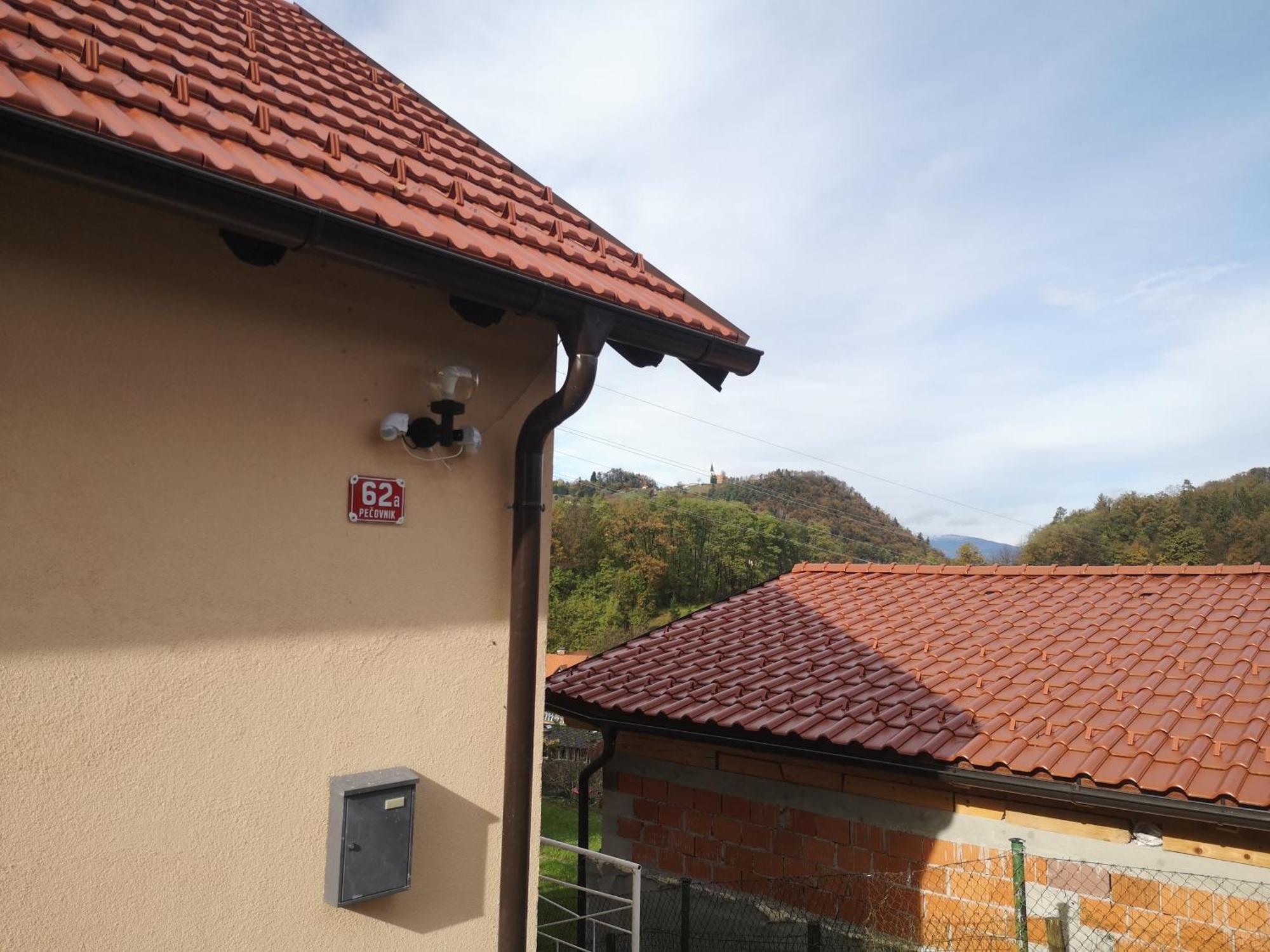 Small House In Целие Екстериор снимка