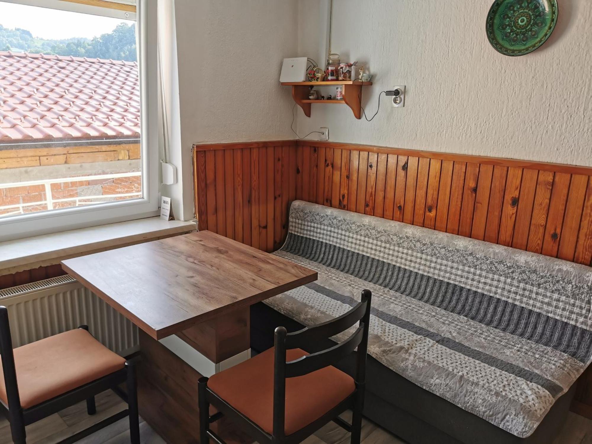 Small House In Целие Екстериор снимка