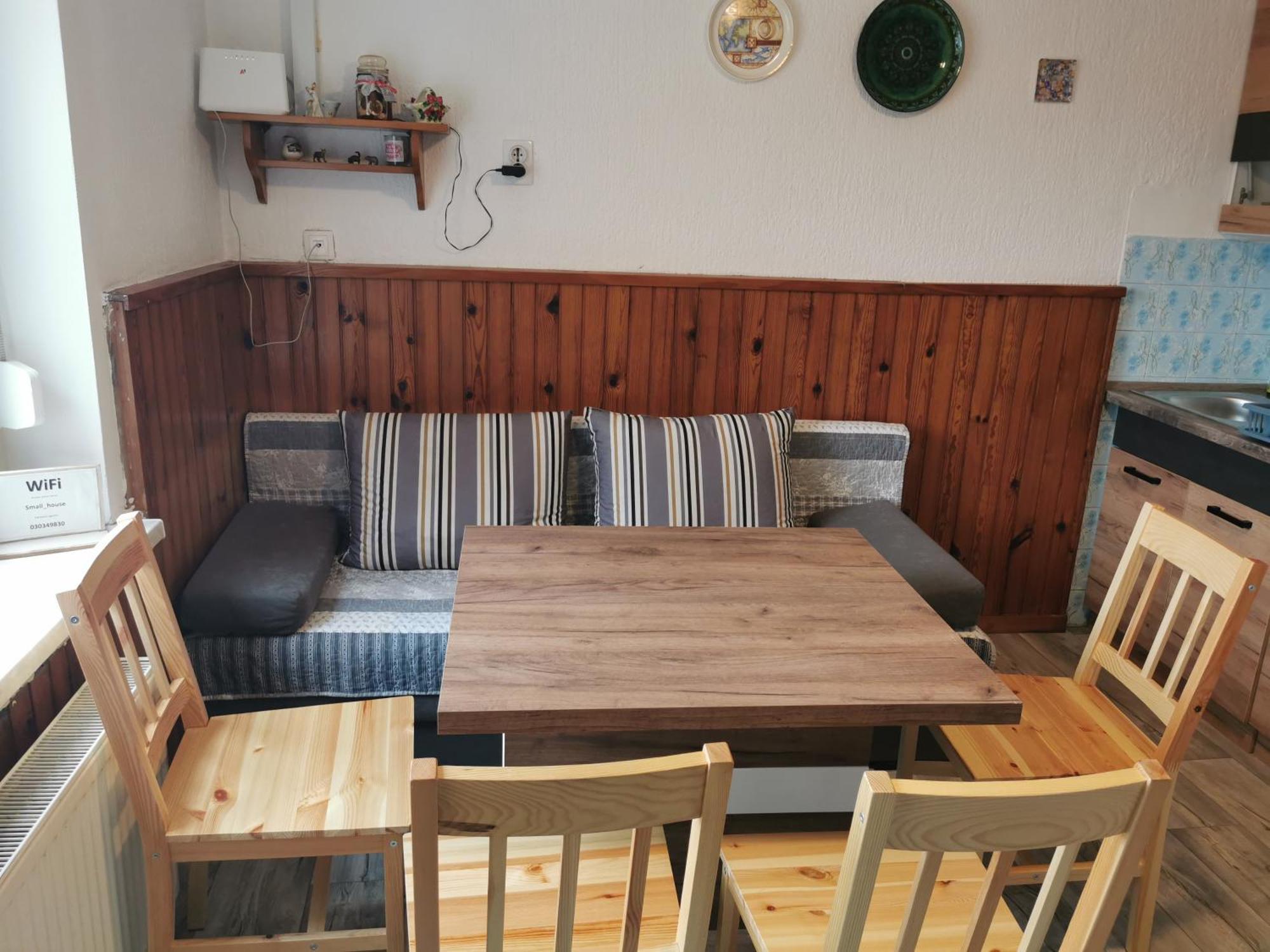 Small House In Целие Екстериор снимка